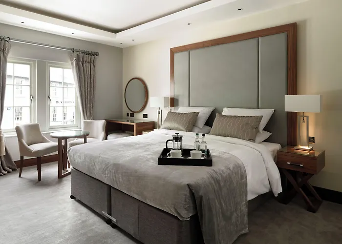 One Warwick Park Hotel